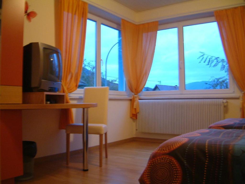 La Maison Bleue Bed and Breakfast Dieffenbach-au-Val Δωμάτιο φωτογραφία